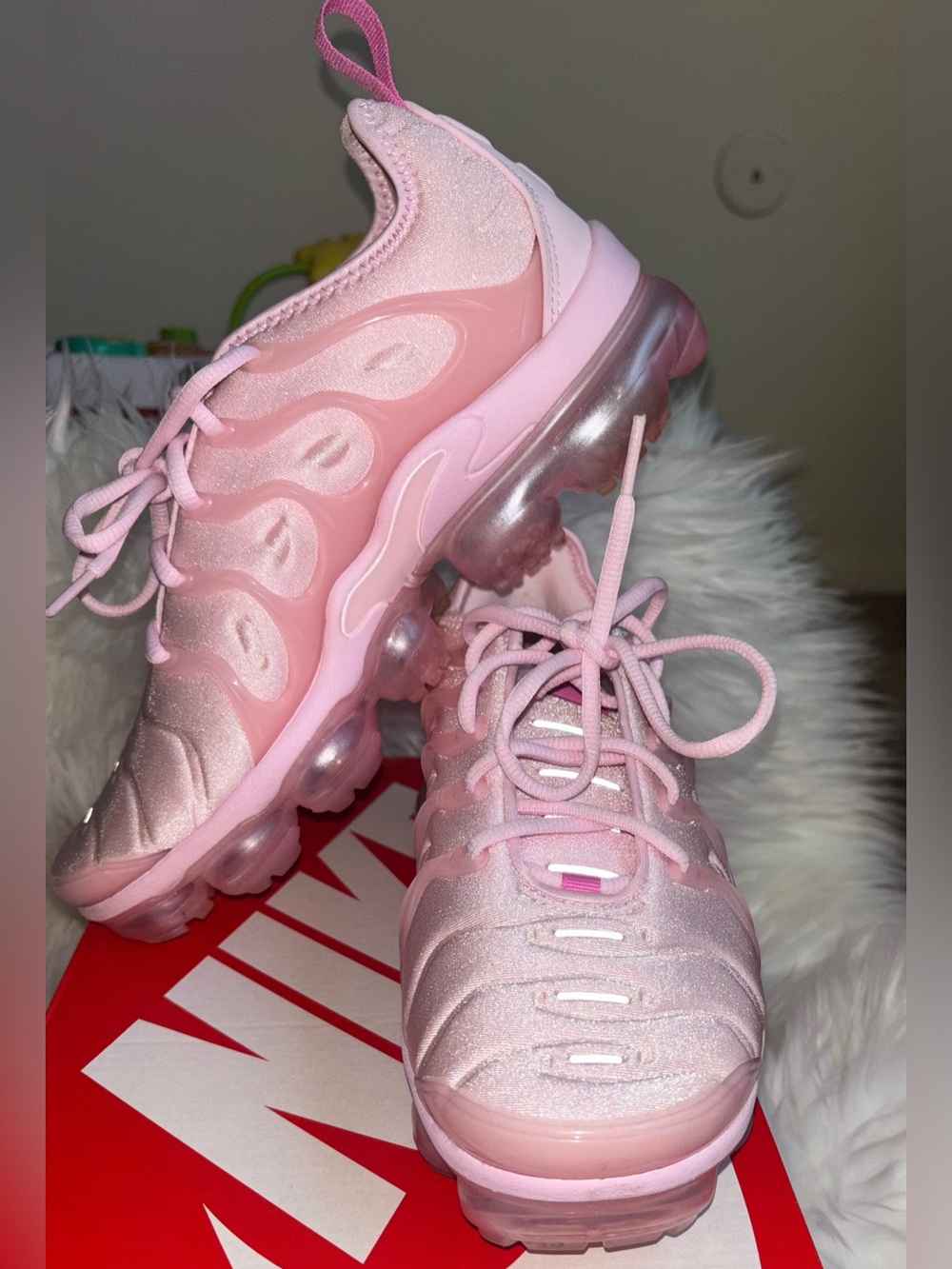 Women’s Nike air Vapormax Plus- Pink foam/ Playful pink